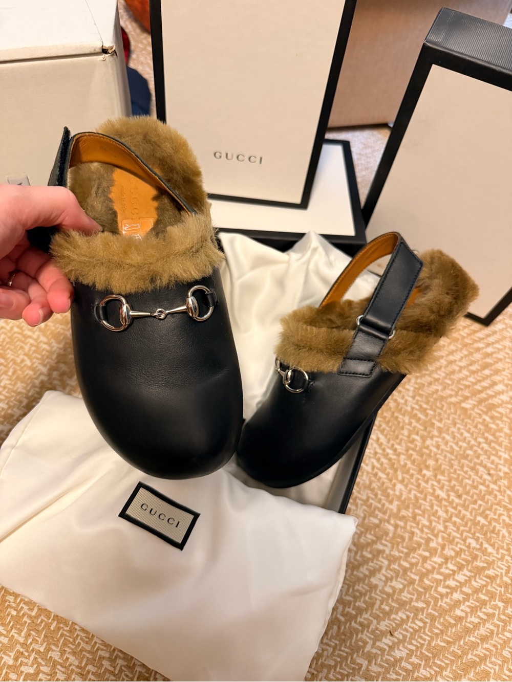 Gucci Black Leather Fur-Trimmed Horsebit Clog! Size 33! Kids! With box dustbag!